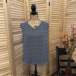 Banana Republic Blue and White Patterned Blouse